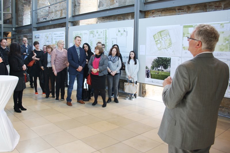 Bürgermeister Klaus-Werner Jablonski eröffnete die Ausstellung.