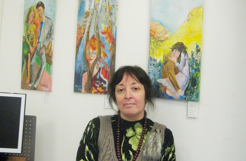 Marine Khajakian-Heinz stellt bis August Werke in der Stadtbibliothek Troisdorf aus.