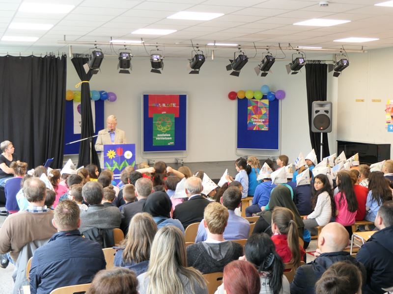 Die Evangelische Grundschule Troisdorf lud zu einer Feierstunde.