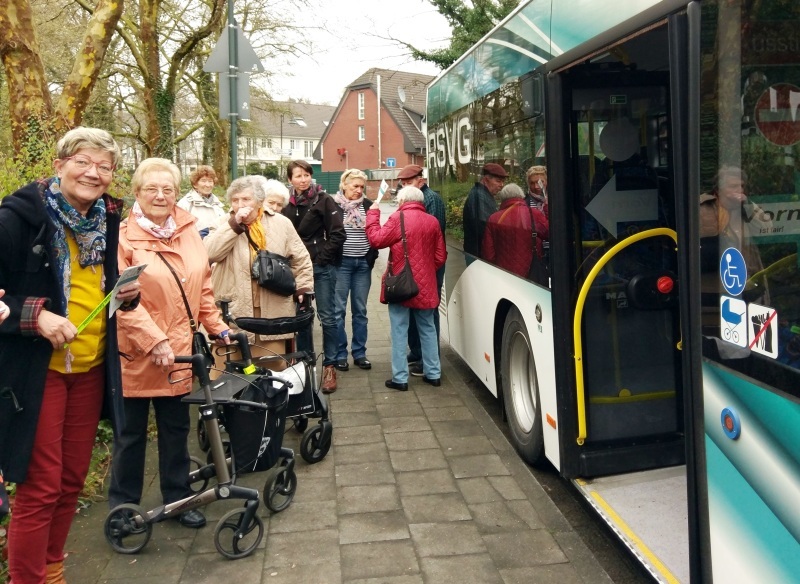 Rollator-Training, hier in Spich, stößt auf große Resonanz.