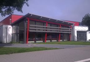 In der Aula Zum Altenforst findet ein vielgestaltiger Tanzabend statt.