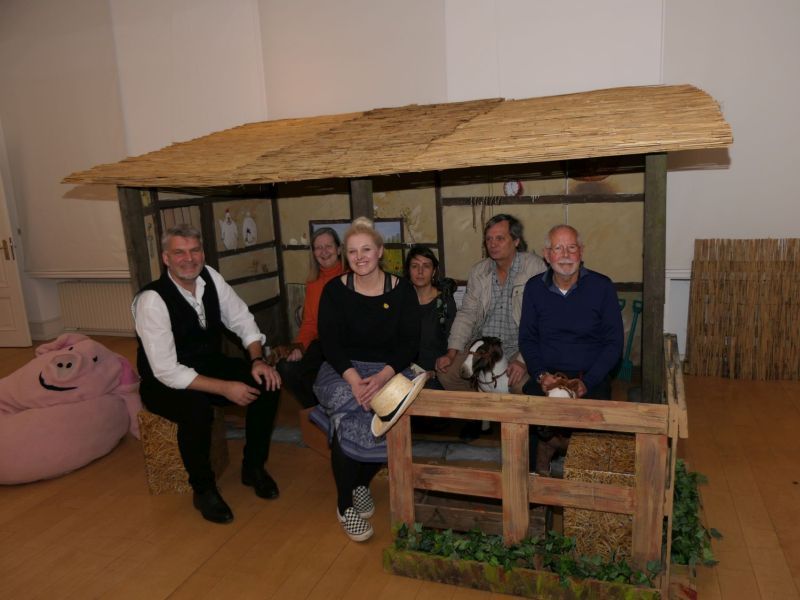 Jennifer Walther-Hammel, Christoph von Radowitz, Rolf Mallat, Michael Sönksen und weitere Gäste beim Stelldichein in Mullewapp.