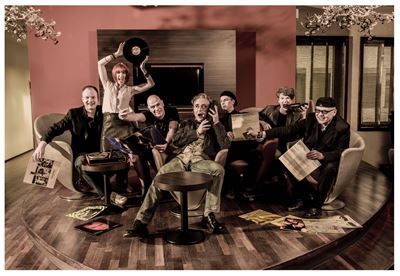 Still Collins kommen mit einem Gastsänger in die Stadthalle.