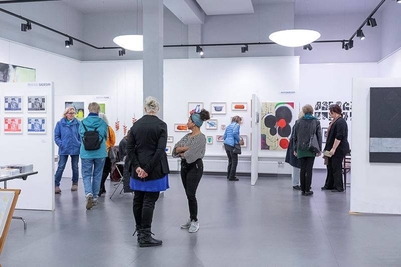 Blick in die Kunstmesse ART Troisdorf 2018.