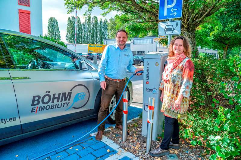 Miriam und Martin Böhm setzen sich für Elektromobilität ein.