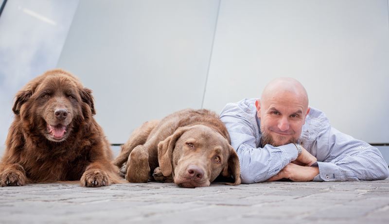 Hundeversteher Holger Schüler. Foto: Frank Serr Showservice.