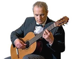 Roberto Moya spielt den spanischen Herbst nach Troisdorf.