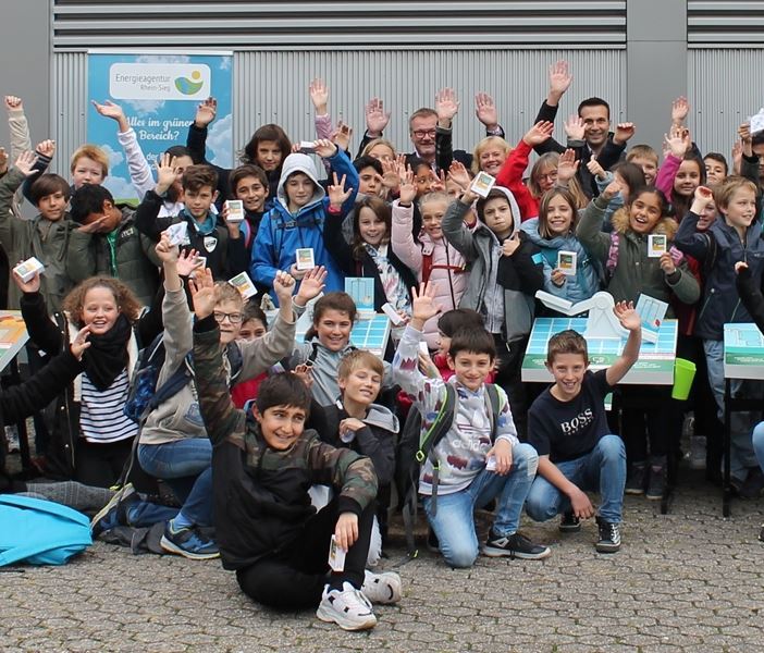 Begeisterte Schülerinnen und Schüler beim „Aufwärmen“ im Gymnasium Zum Altenforst
