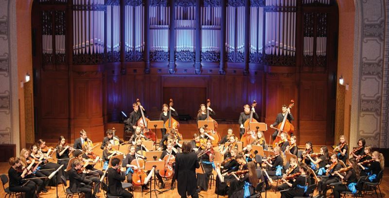 Die Deutsche Streicherphilharmonie spielt in der Stadthalle Troisdorf.
