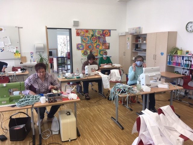 In Hoya bei Bremen wird Troisdorfer Vlies für Masken verarbeitet.