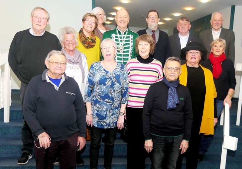 Mitglieder des Seniorenbeirats mit den neuen Beauftragten Sigrid Banischewski (links), Hans Metternich und Wolfgang Schreiner (obere Reihe Mitte).