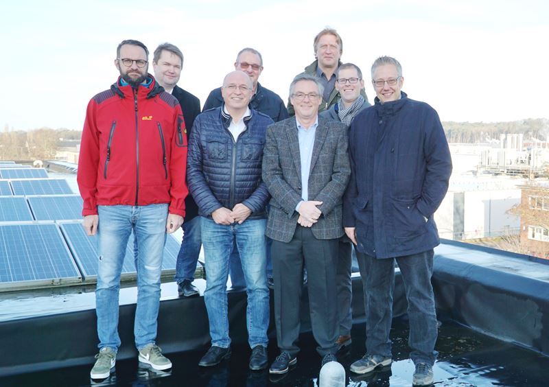 Die 5G-Projektgruppe vor der Kulisse des IndustrieStadtparks.