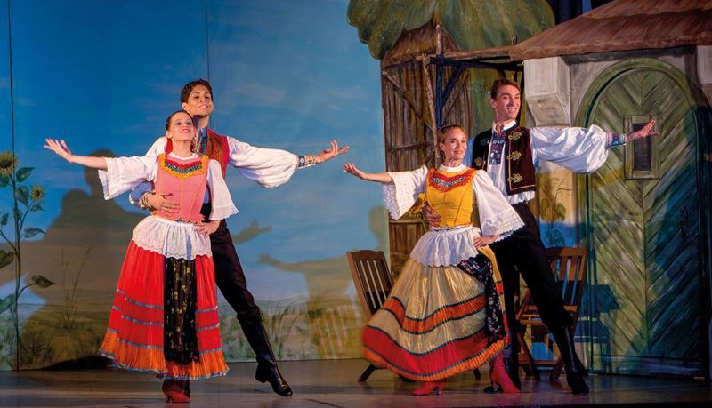 Szene aus der Operette „Gräfin Mariza“.