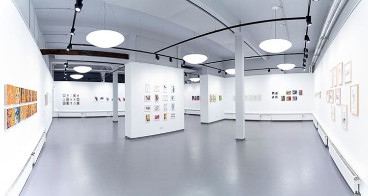 Blick in die neue Ausstellung im Kunsthaus.
