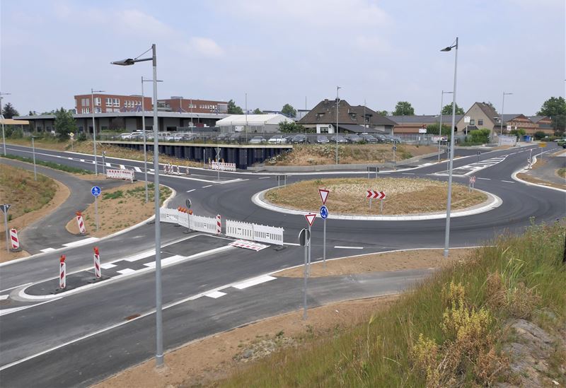 Kreisverkehr von B8 und Belgischer Allee ist freigegeben..