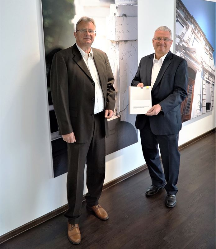 2019 war erfolgreich: TROWISTA-Geschäftsführer Wolf-Dieter Grönwoldt (links) und Bürgermeister Klaus-Werner Jablonski.