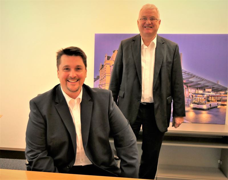 Der neue Bürgermeister Alexander Biber, rechts Amtsvorgänger Klaus-Werner Jablonski.