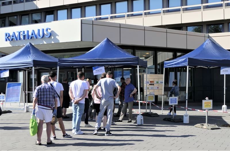 Rathaus mit Wartebereich