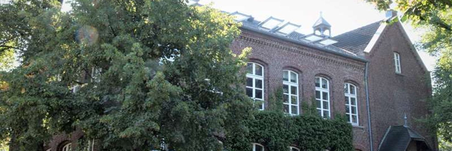 Alte Schule in Sieglar. Stadtteilhaus Sieglar