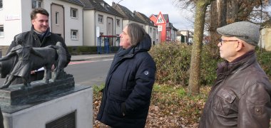 Beim Fachsimpeln v.l. Bürgermeister Alexander Biber, Professor Michael Werling und Claus Chrispeels.