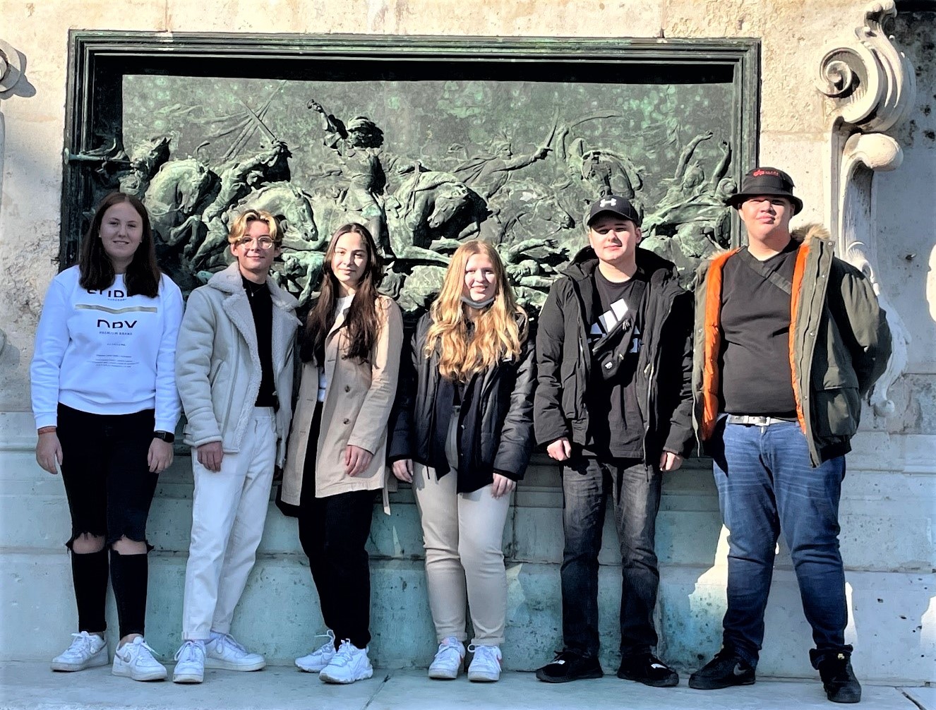 Zu Gast in Budapest waren v.l. Melanie Herm, Alexander Weigin, Zeynep Uysal, Miriam Mühl, Samuel Risse und Luca T. Woitowitz aus der Sieglarer Gesamtschule.