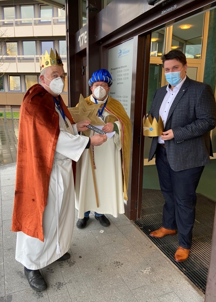 Die Sternsinger kamen zum Rathaus.