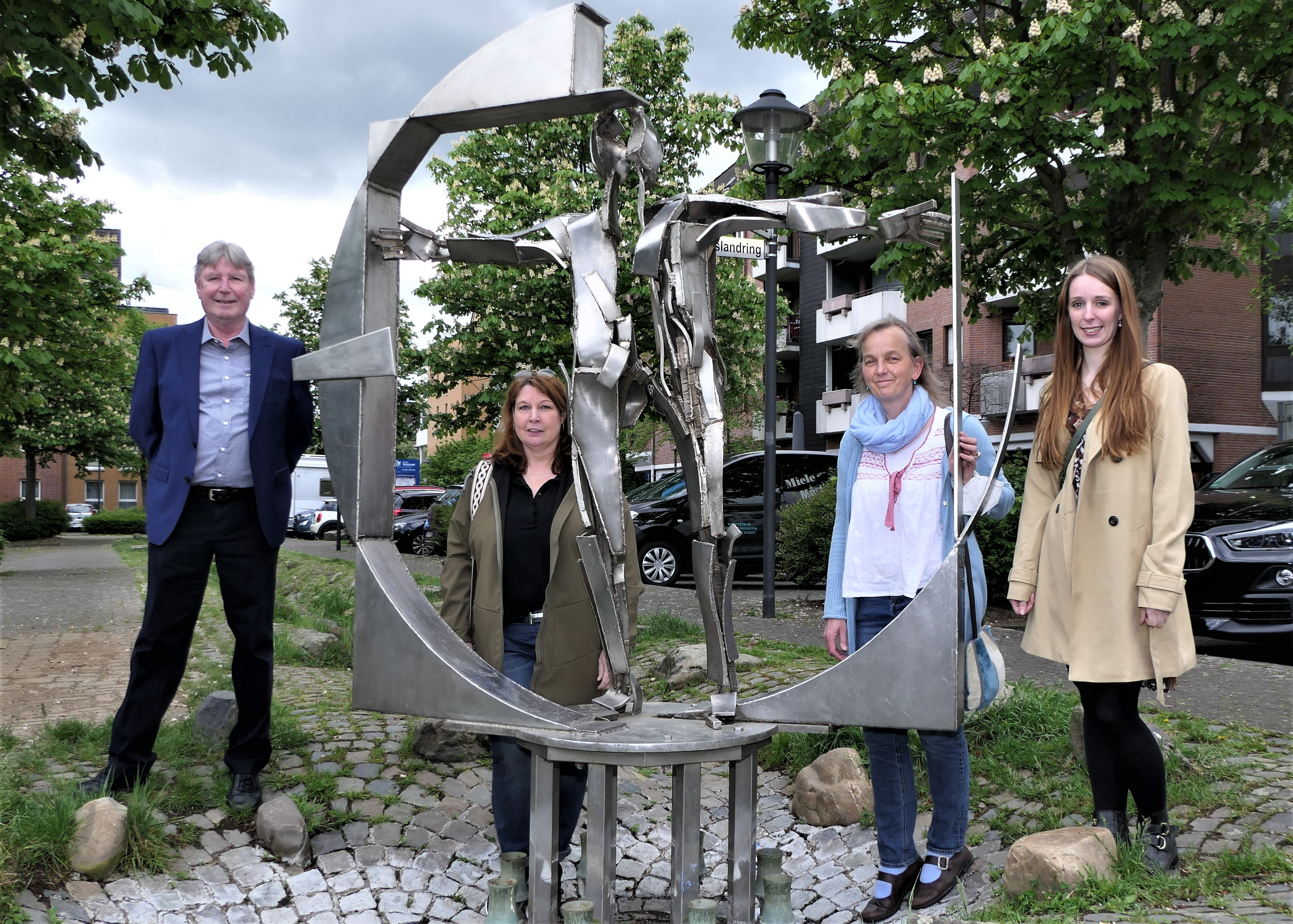 Ortsvorsteher Peter Lohr aus Rotter See Kitas übergab aus seinem Etat Spenden an drei Kitas