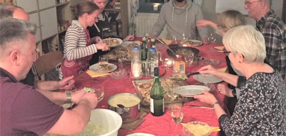 Leckeres Mahl nach abendlichem Kochtreffen im Haus Oberlar.