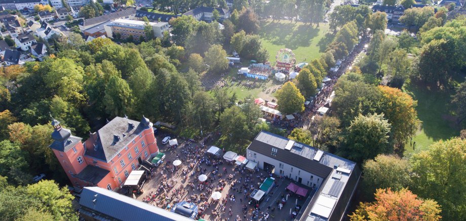 Luftbild vom Erntedankfest 2019. Bild: Foto Becker 