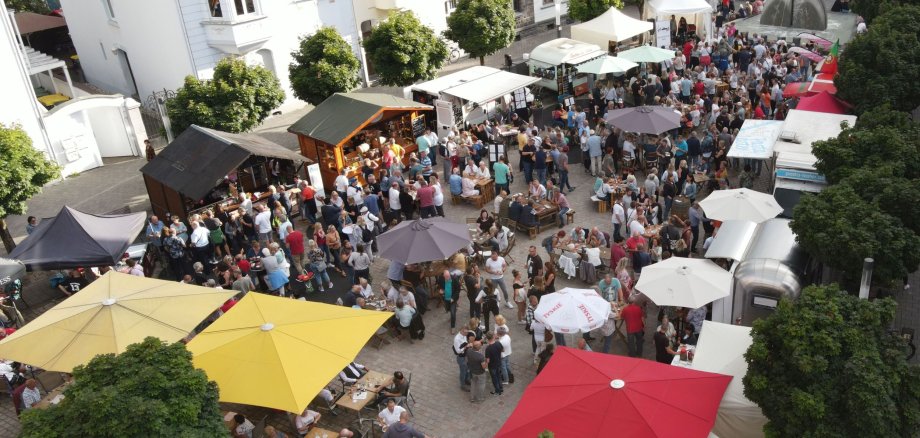 Abendmarkt auf dem Fischerplatz