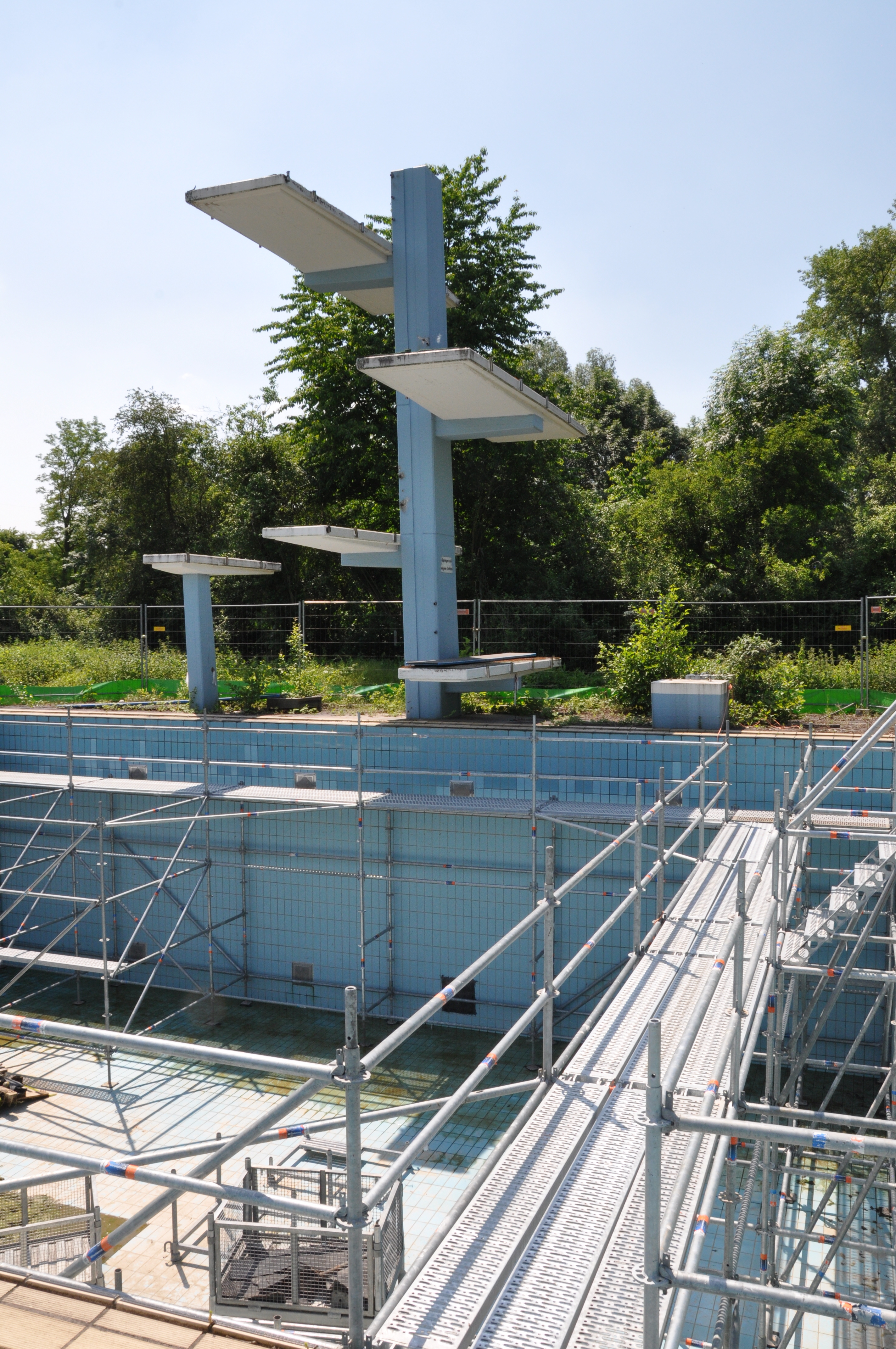 .So sah das Sprungbecken im vergangenen Sommer aus.
