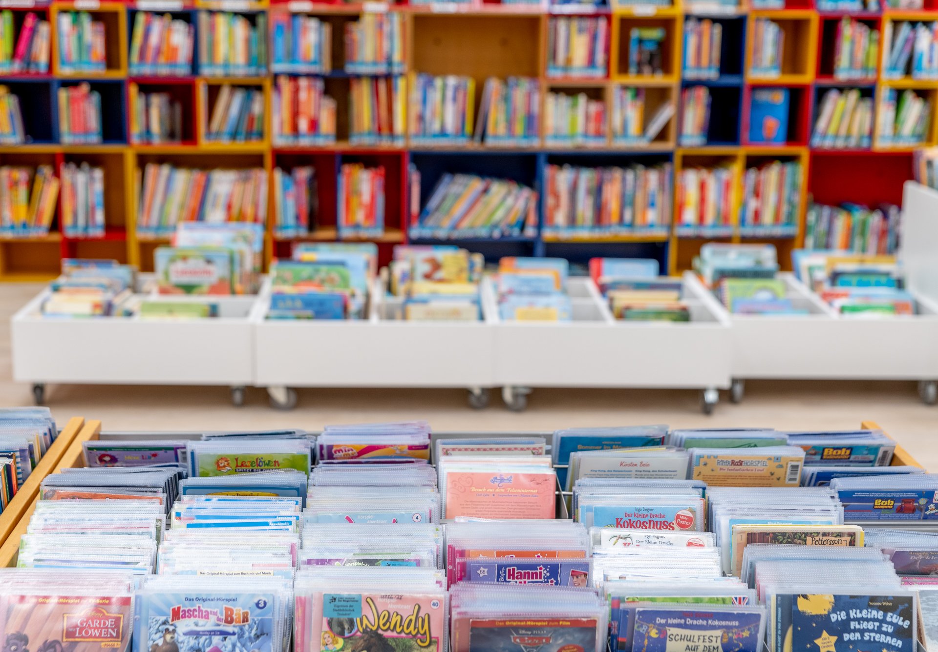 Medien in der Stadtbibliothek, Foto: Frank Baquet