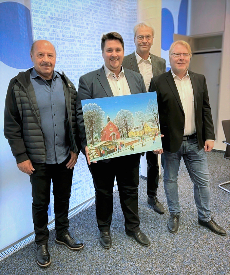 Künstler Josef Hawle, Bürgermeister Alexander Biber, Lions-Präsident Dr. Peter Hülzer und Jens Schäl vom Lions Club stellten den Adventskalender für 2022 vor. 