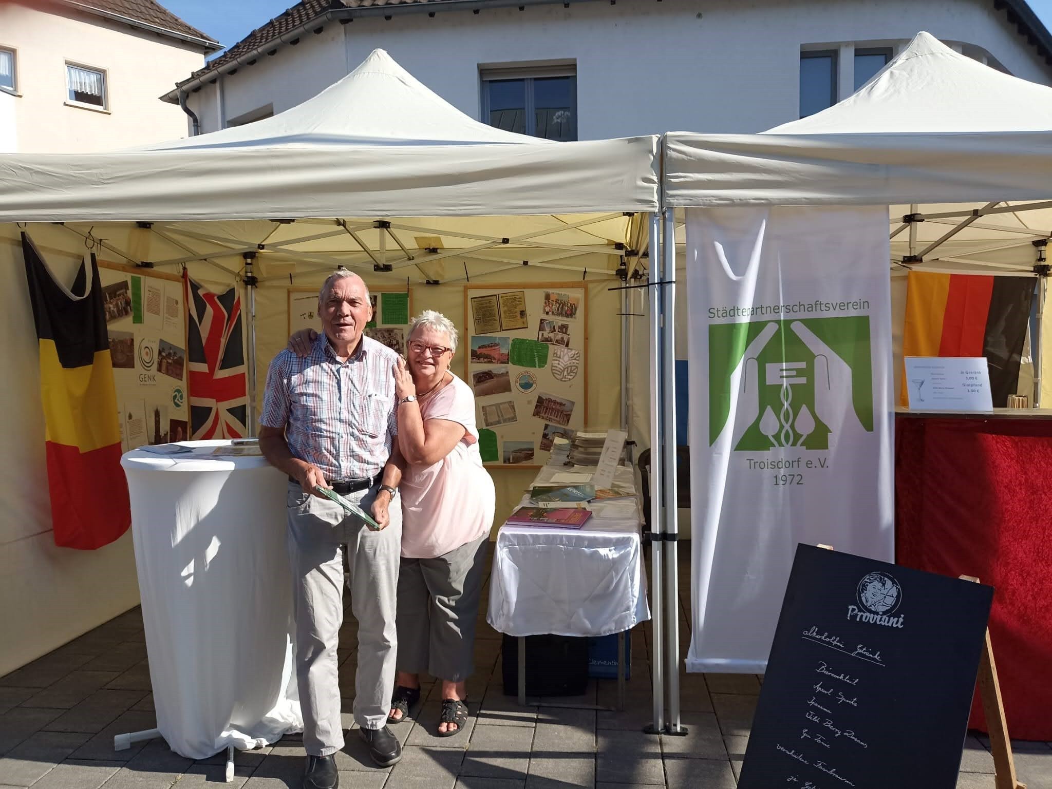 Mitglied Klaus Plümmer und Geschäftsführerin Adelheid Eick