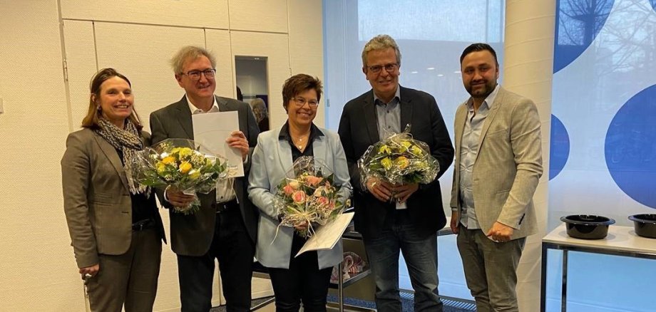Gewinner des ersten Preises in Höhe von 400 Euro sind Winfried Arnold, Franz Matern und Ursula Müller