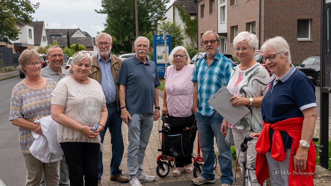 v.l. Marie-Lies Gottschlich, Eleonore Rost, Joachim Bohn, Ulrich Schoettelndreier, Seniorenbeauftragter Gerhard Ziegler, Vorsitzende des Seniorenbeirats Gabriele Rodriguez, Behindertenbeauftragter der Stadt Troisdorf Horst Oberhaus, Vorsitzende des Inklusionsbeirats Angela Pollheim, Ortsvorsteherin Heidi Rahmel