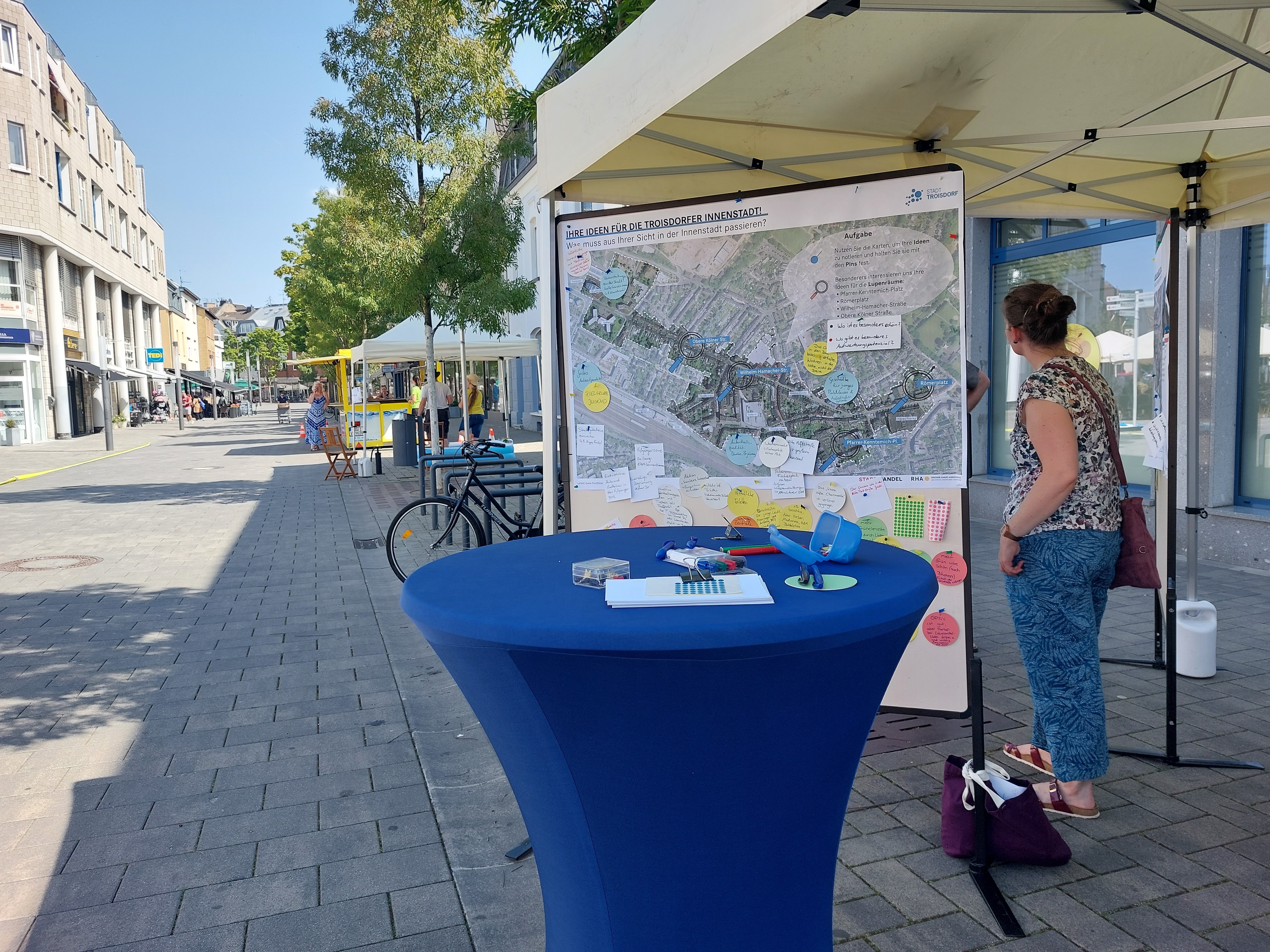 Ideenstand in der Fußgängerzone