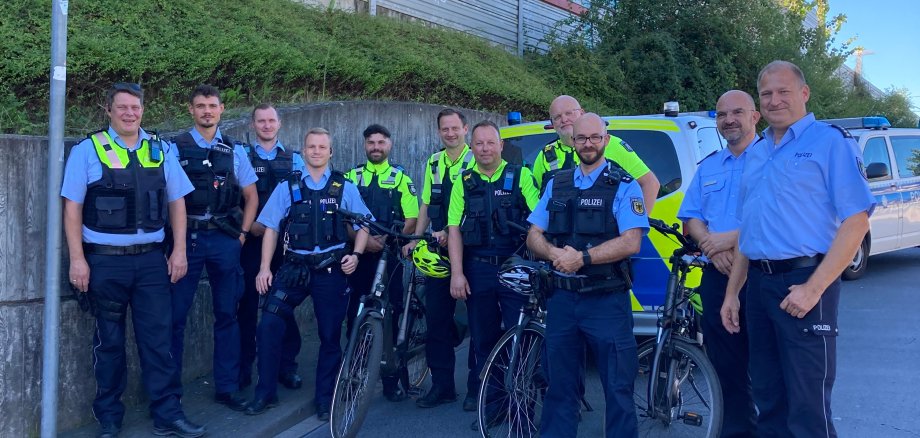 Sicherheitstag der Polizei im Rhein-Sieg-Kreis zusammen mit ihren Sicherheitspartnern von der Bundespolizei, dem Ordnungsamt der Stadt Troisdorf und mit Mitarbeitenden der Rhein-Sieg-Verkehrsgesellschaft (RSVG)