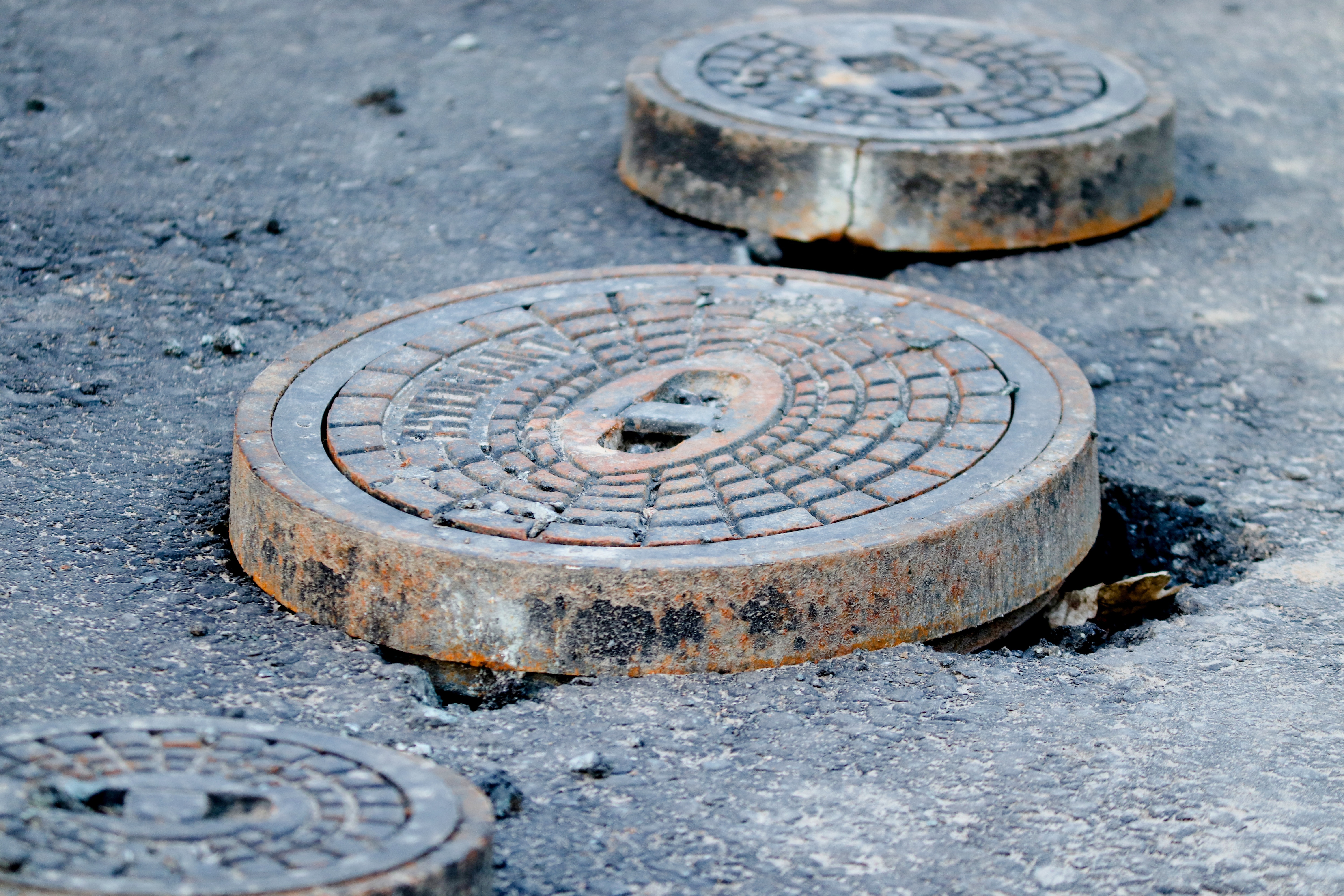 Unterflurhydrant auf der Straße