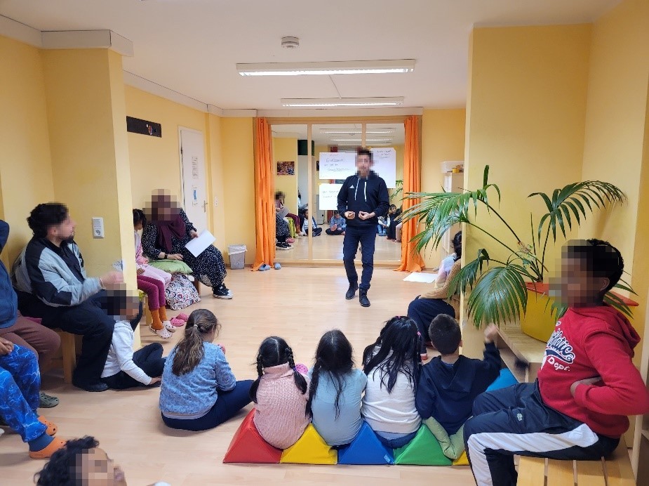 Die Kinder lernten spielerisch die Grundlagen der sogenannten „Giraffensprache“ kennen