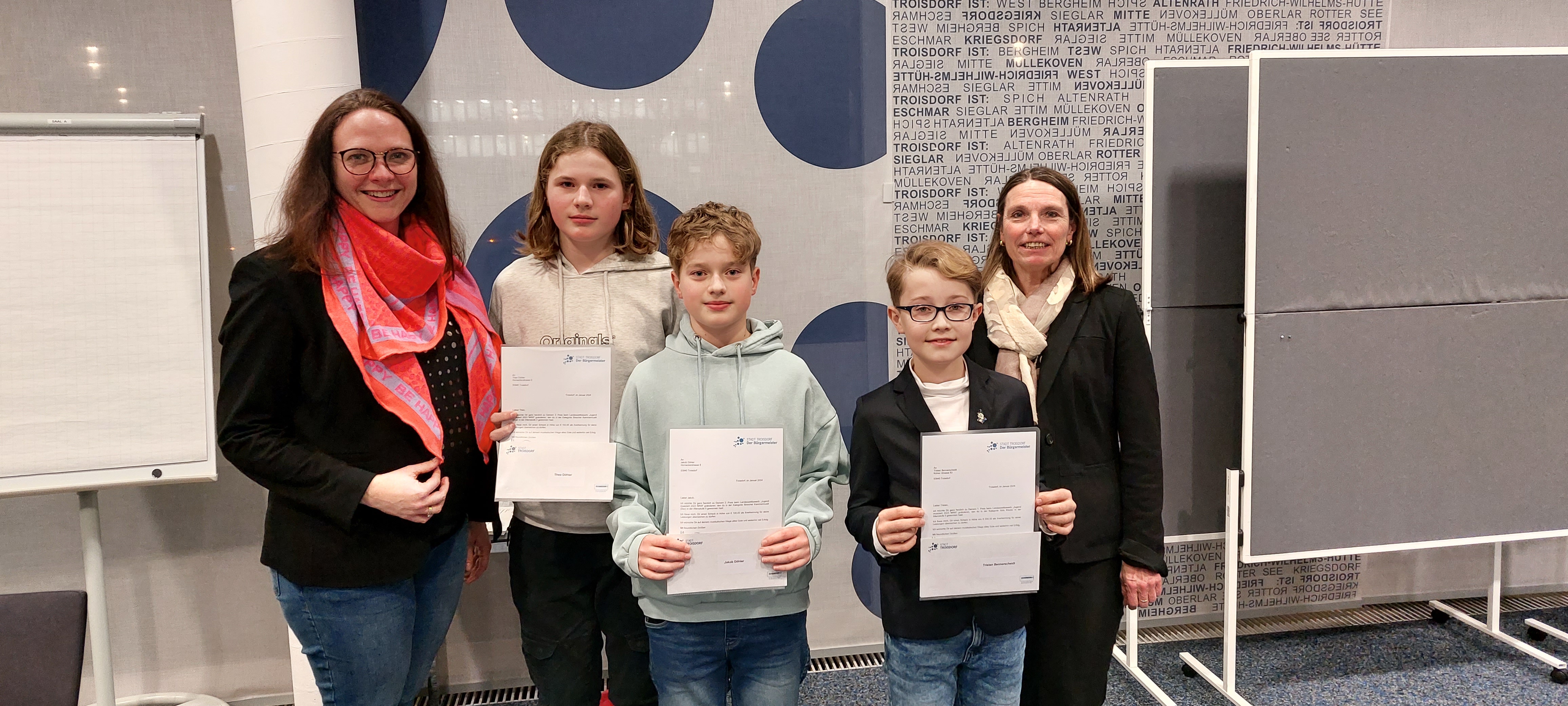 Katharina Gebauer (MdL), Theo Döhler, Jakob Döhler, Tristan Bennerscheidt, 1. Beigeordnete Tanja Gaspers