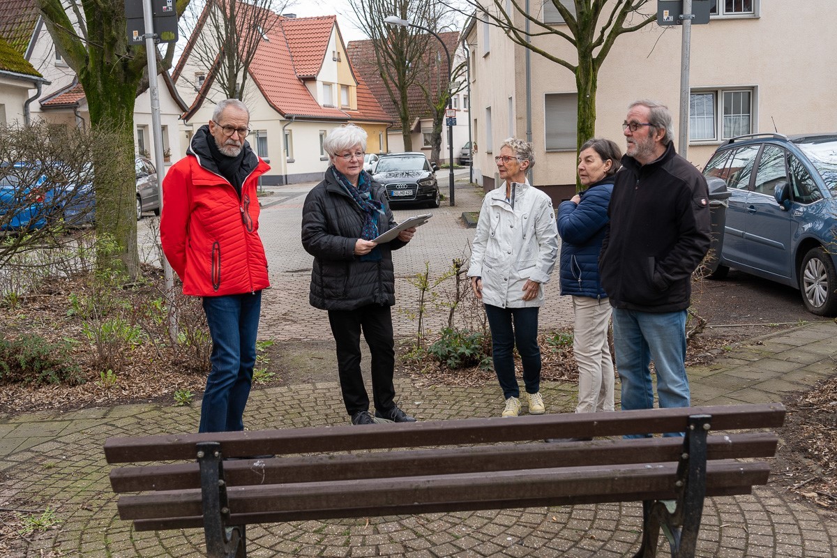 Ortsvorsteher Rudi Eich, Vorsitzende des Inklusionsbeirats Angela Pollheim, Rita Scholkemper, Stadtverordnete Kerstin Schnitzker-Scholtes, Behindertenbeauftragter Horst Oberhaus