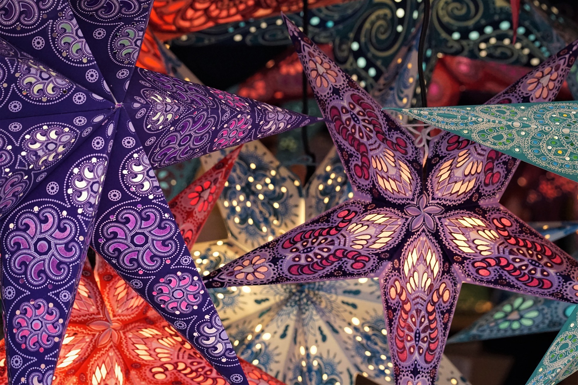 Bunte Weihnachtssterne