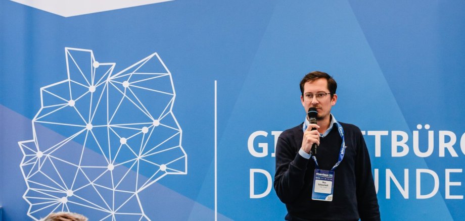 Max Schwerhoff auf der Messeverastaltung fiberdays25