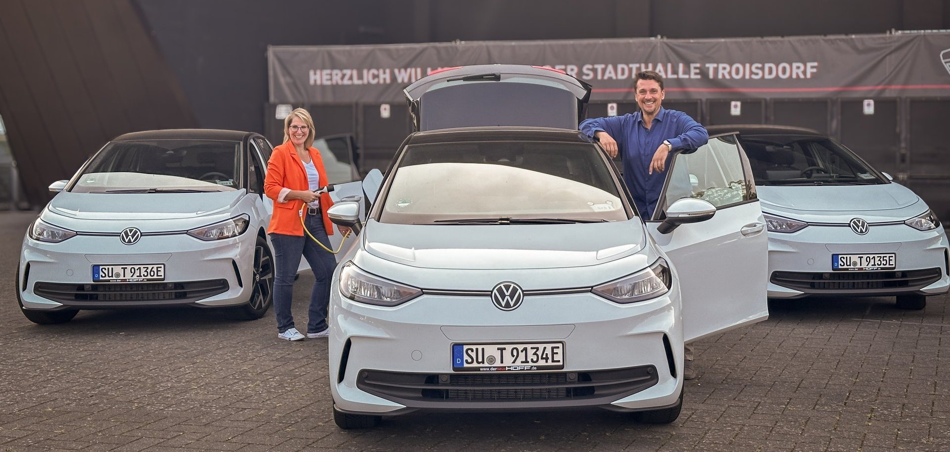 v.l. Hauptamtsleiterin Sandra Hildebrandt und Bürgermeister Alexander Biber