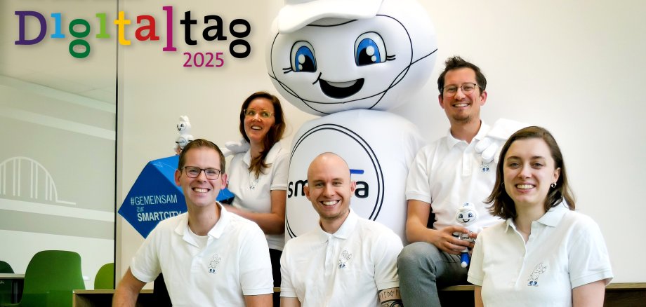 Digitalisierungsbeauftragter Fabian Wagner (1.v.l.) und sein Team beraten gerne zur Gestaltung möglicher Digitaltag-Programmpunkte.