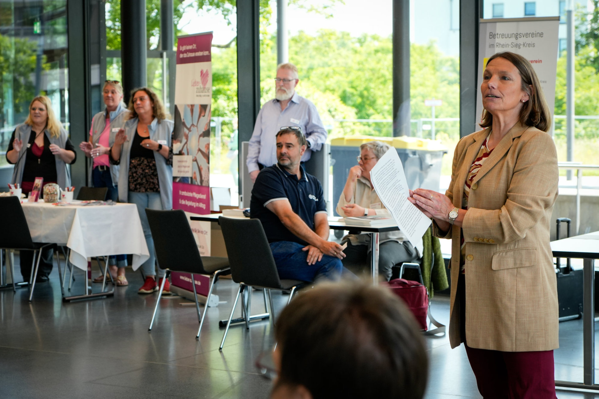 Erste Beigeordnete Tanja Gaspers begrüßt die Gäste