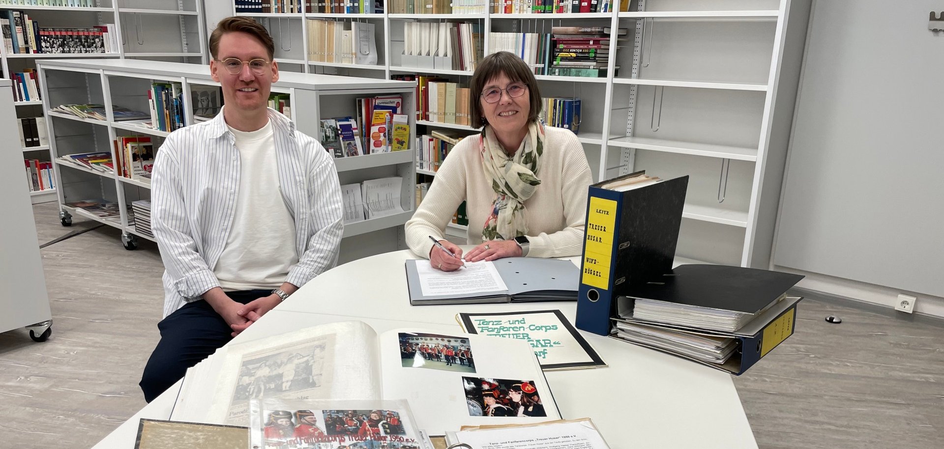 v.l. Johannes Ehrengruber (Stadtarchiv), Karin Lapke-Fernholz