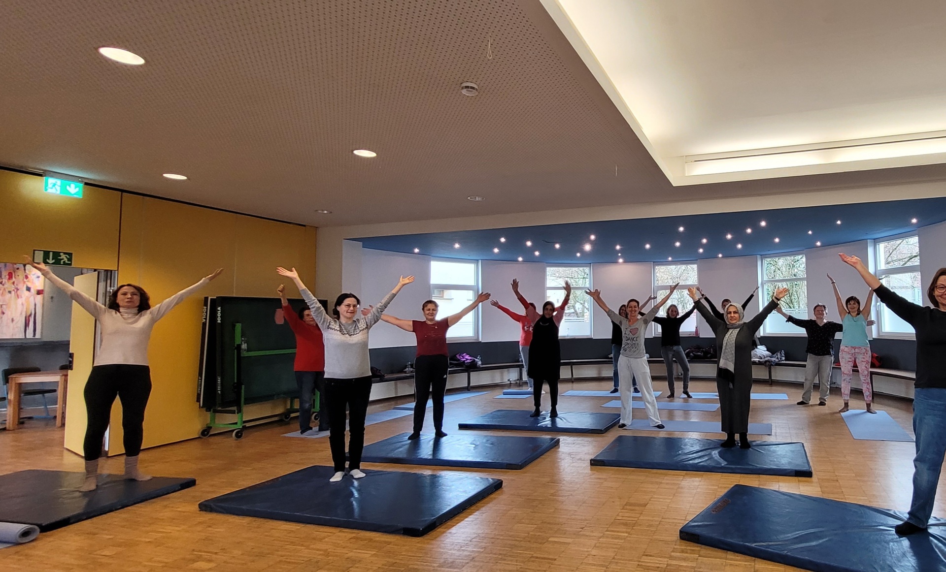 Unter der Leitung der erfahrenen Tanzpädagogin Krista Sowietzki erlebten die Frauen, wie kraftvoll ihre Körperhaltung sein kann. 