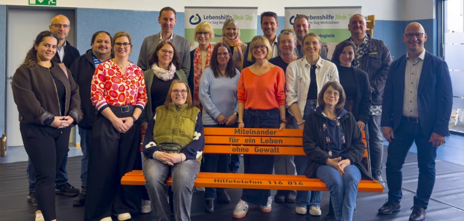 Die beteiligten Einrichtungen stellten in den Räumen der  Rhein-Sieg-Werkstätten gemeinsam das Programm der diesjährigen Aktionstage gegen Gewalt an Frauen vor.